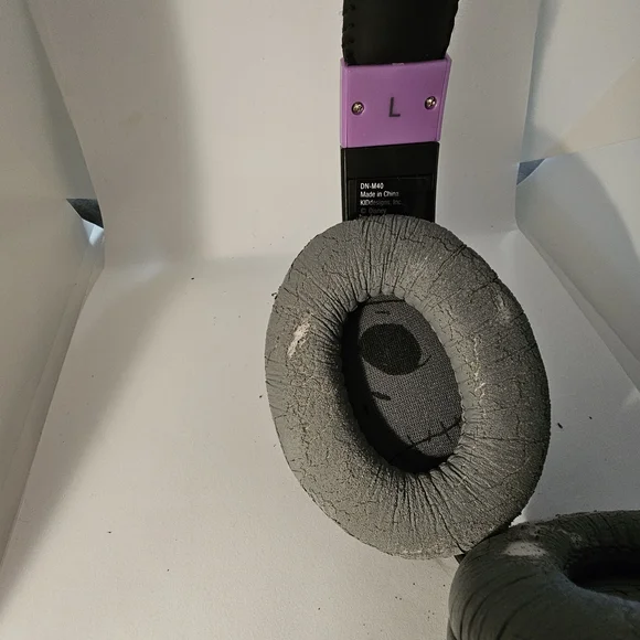 Disney iHome Over-the-Ear Headphones - Picture 9 of 10